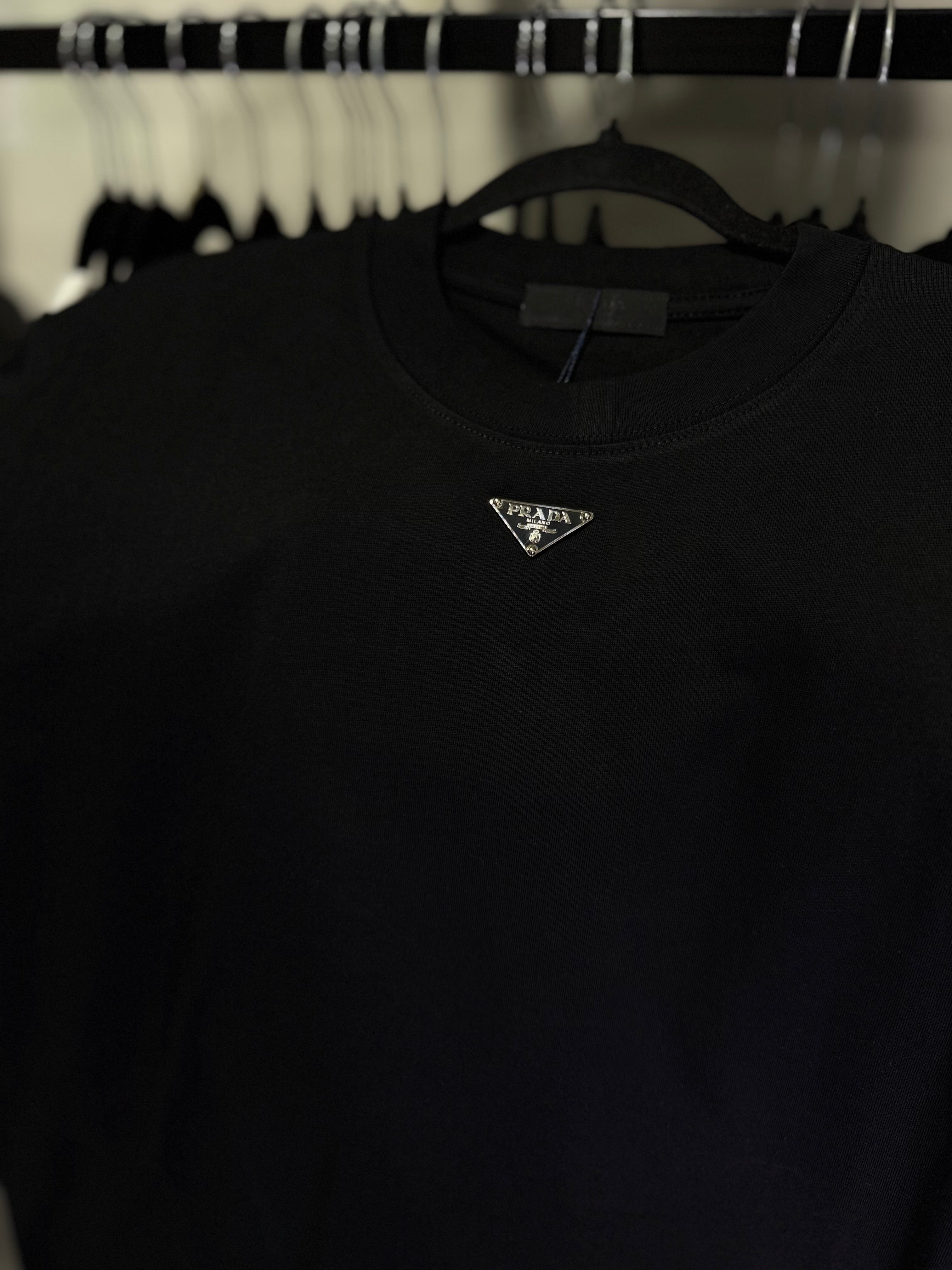 Playera Prada