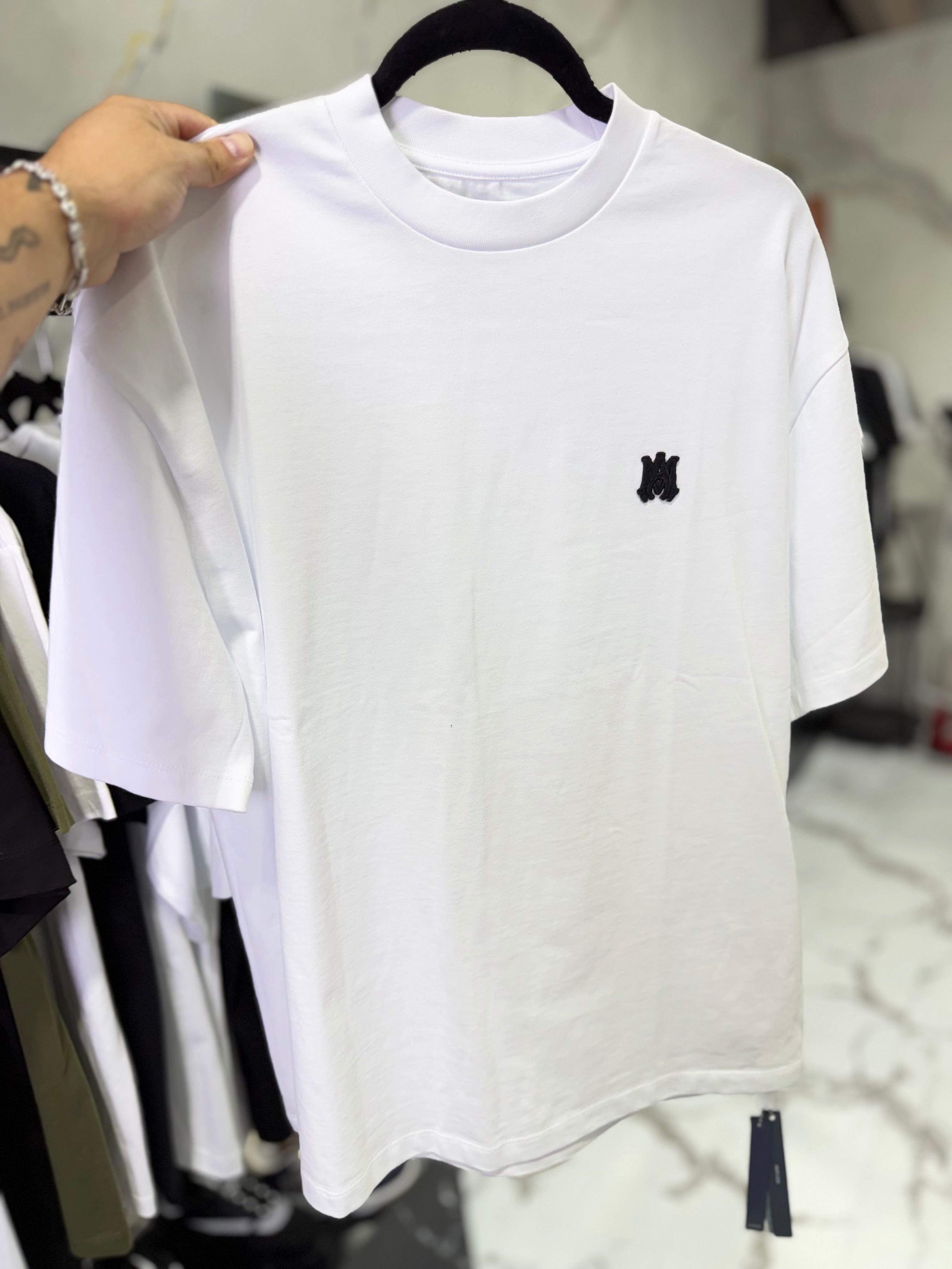 Playera Amiri
