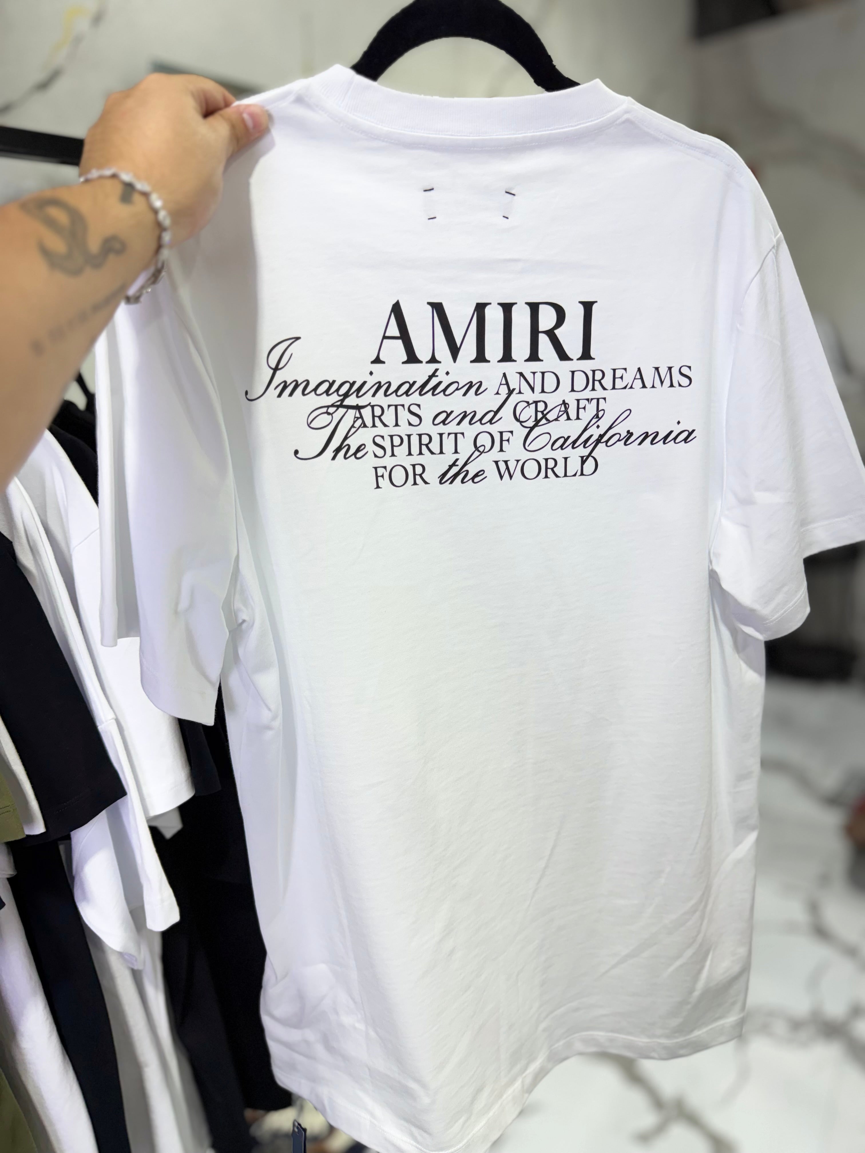 Playera Amiri