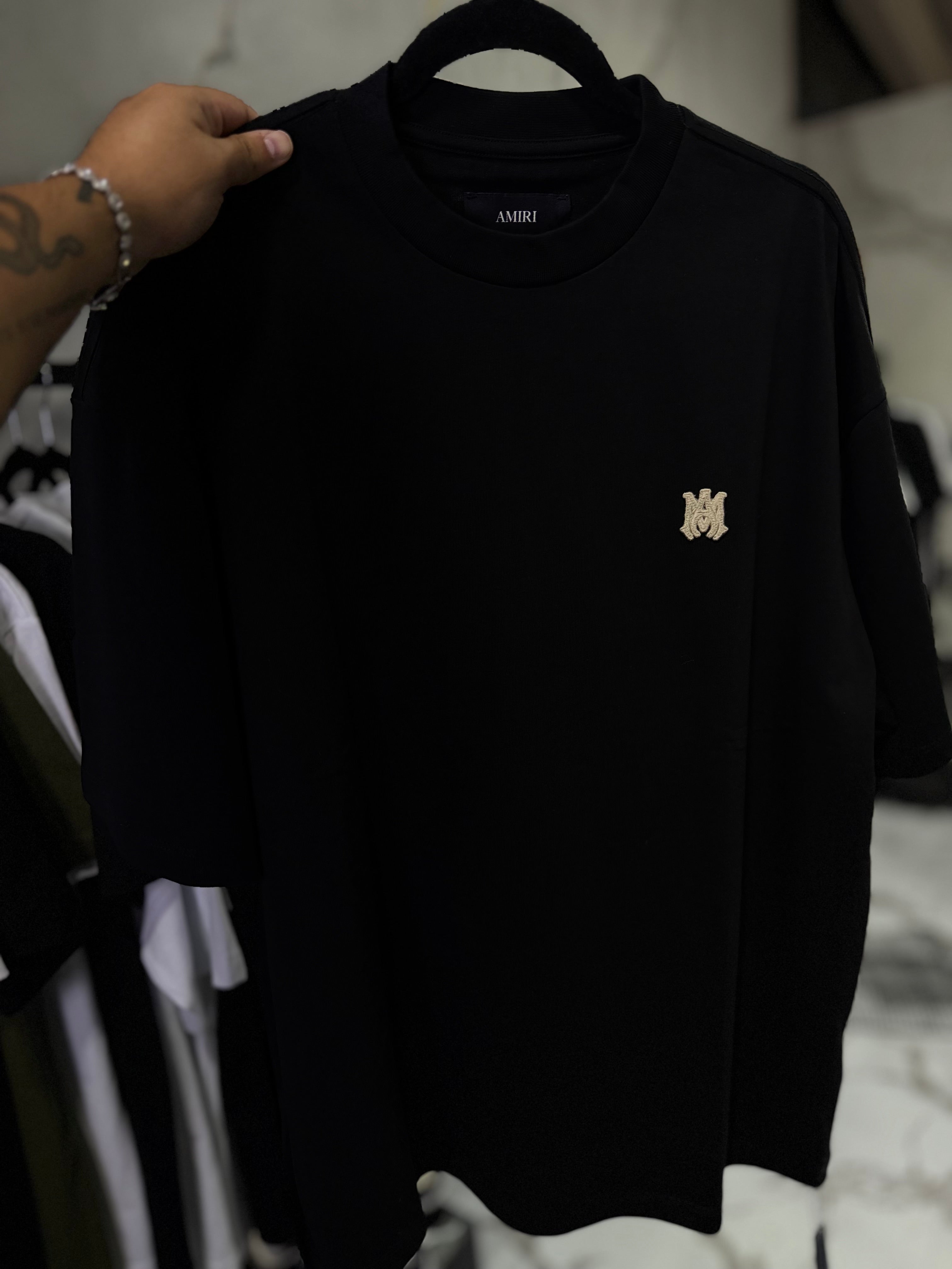 Playera Amiri