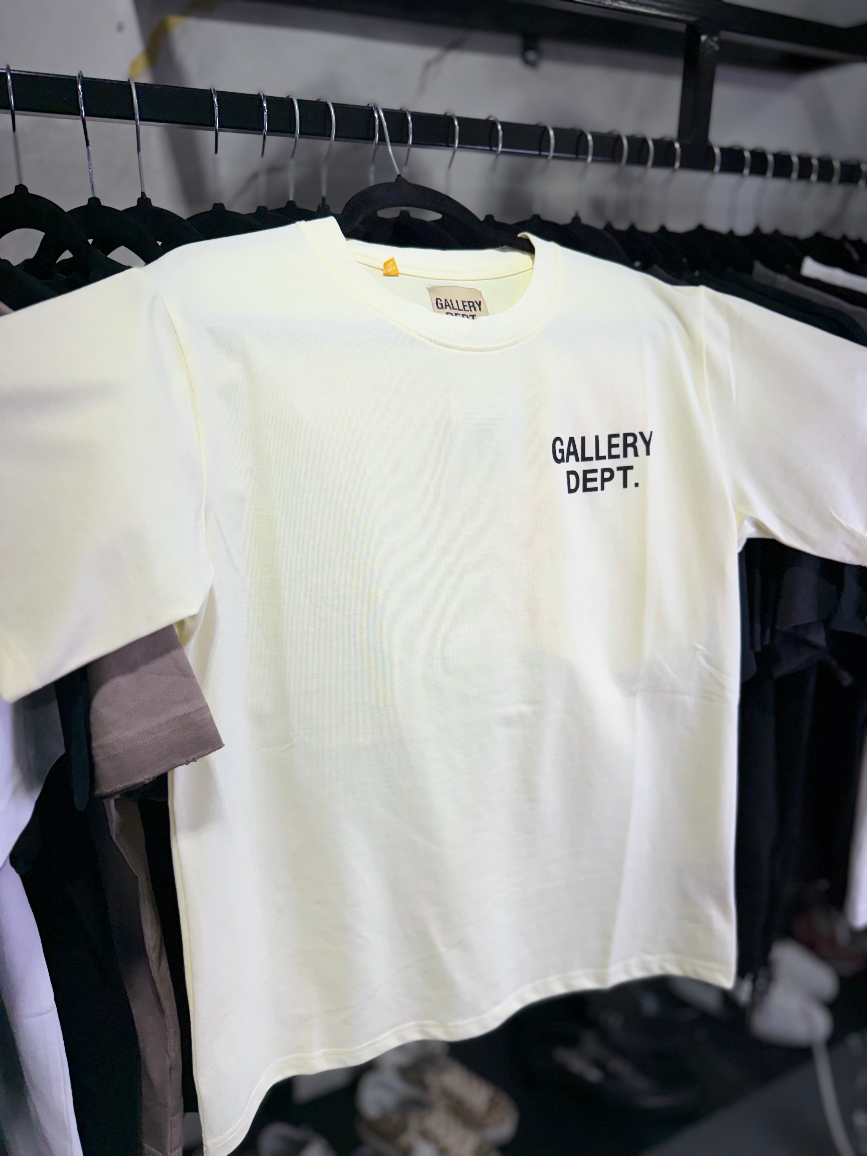 Playera Gallery Dept
