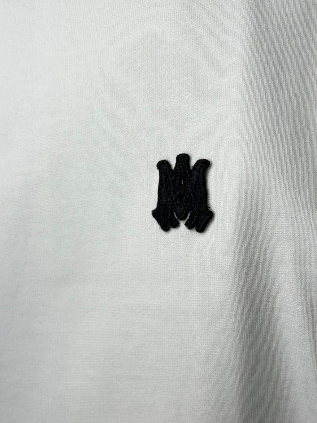 Playera Amiri
