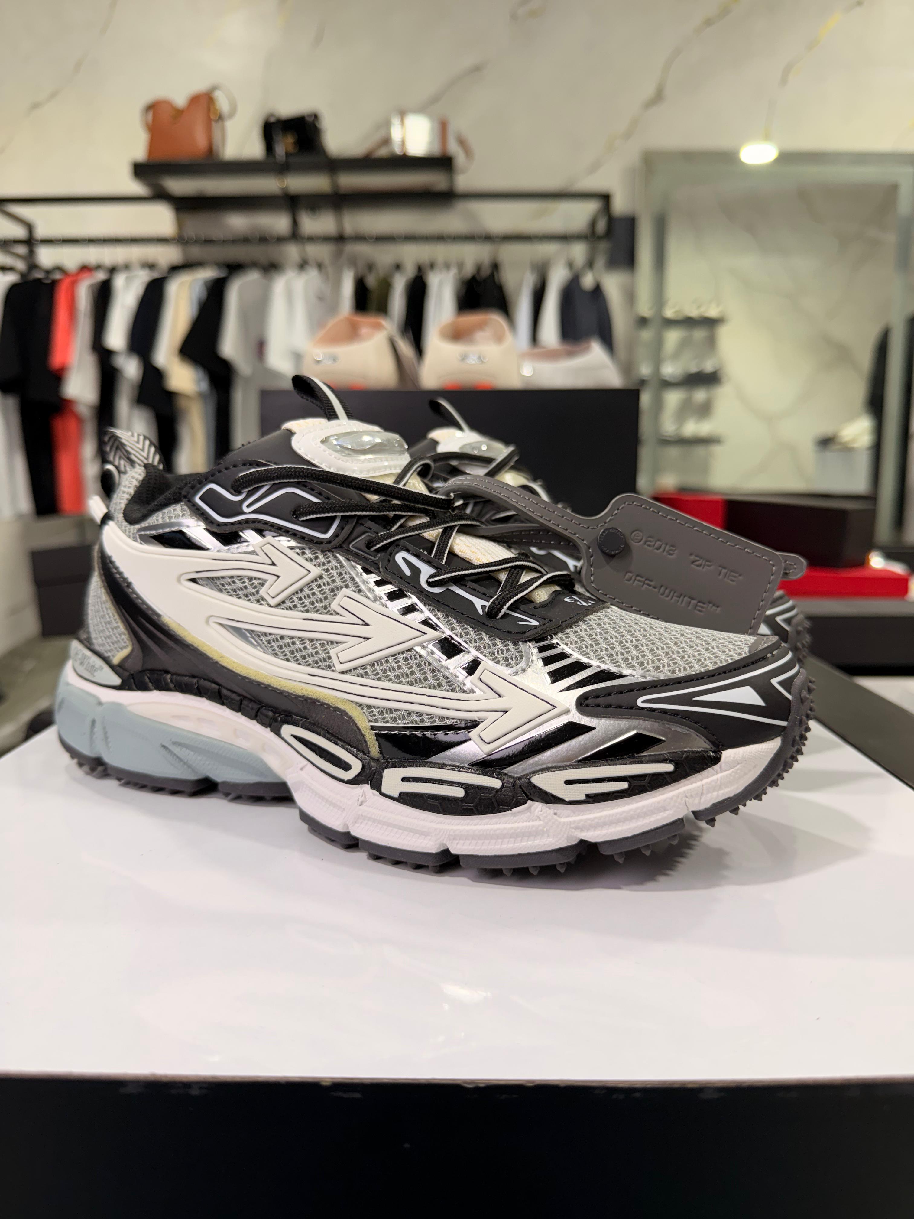 Off White Be Right Back