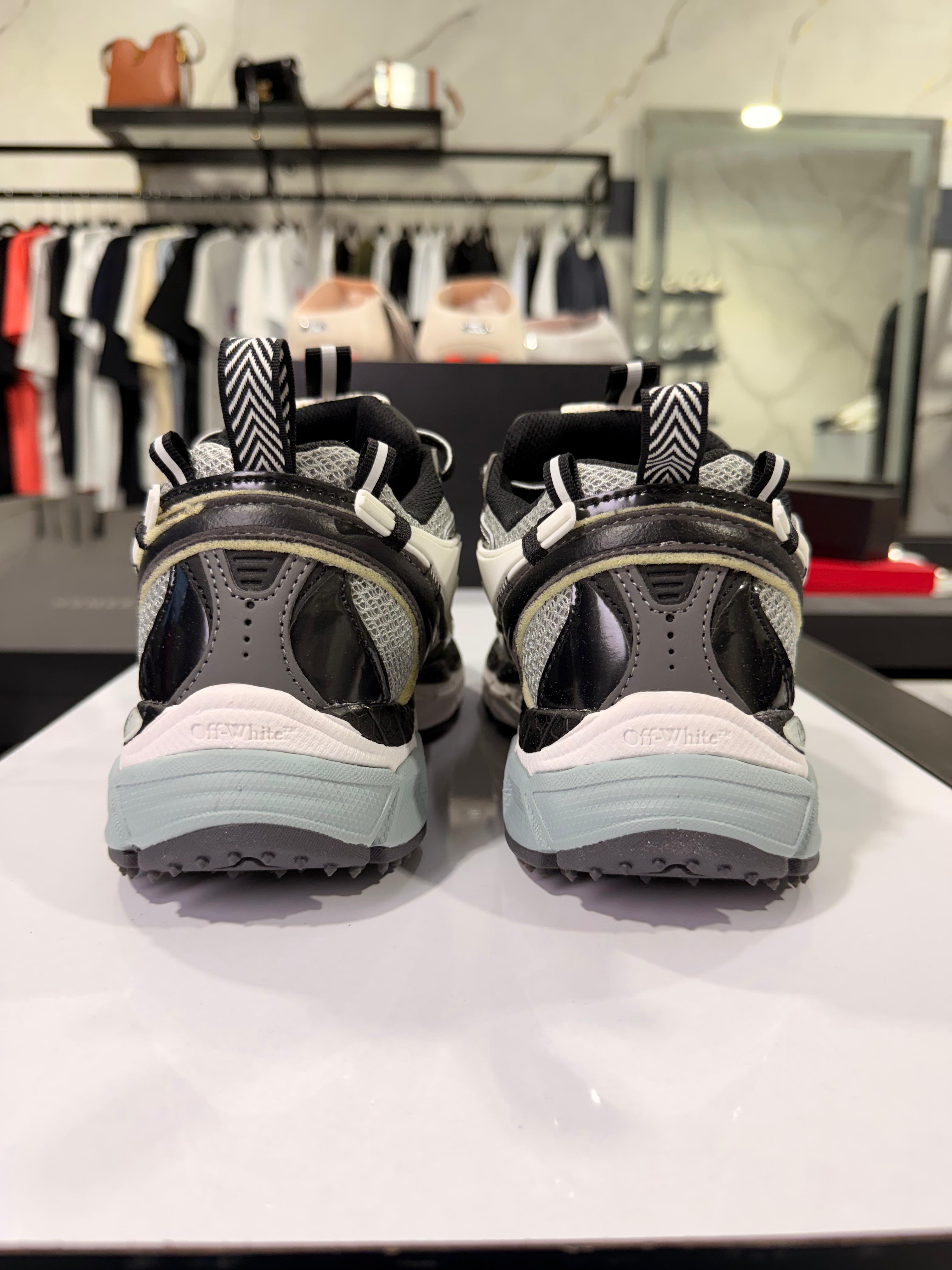 Off White Be Right Back