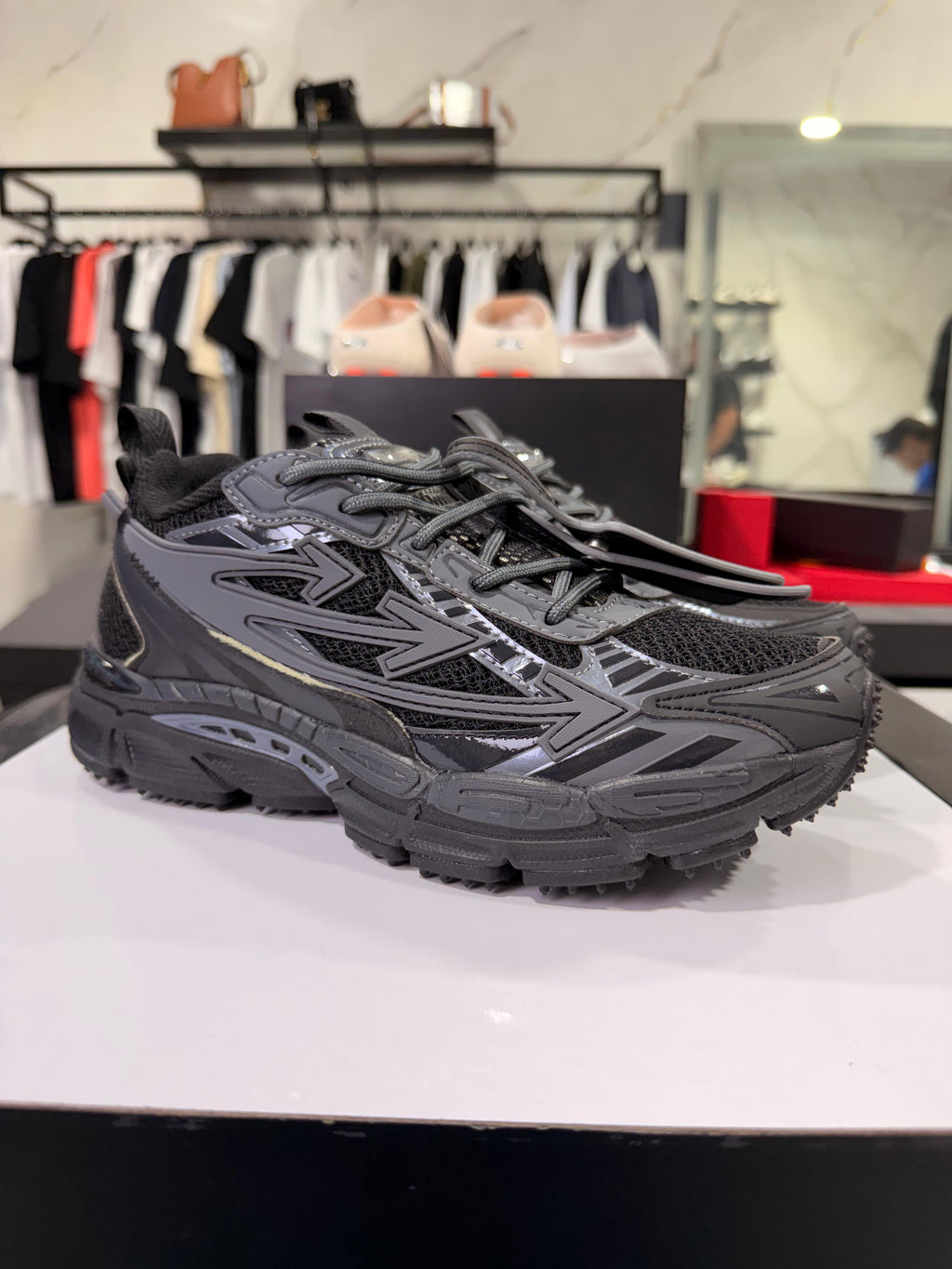Off White Be Right Back