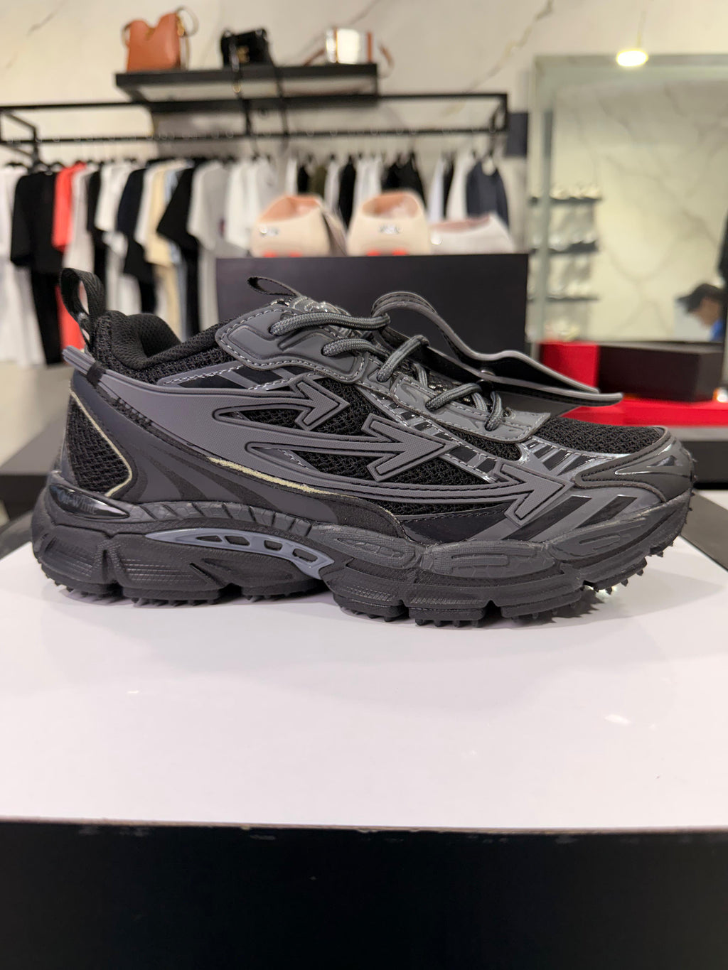 Off White Be Right Back