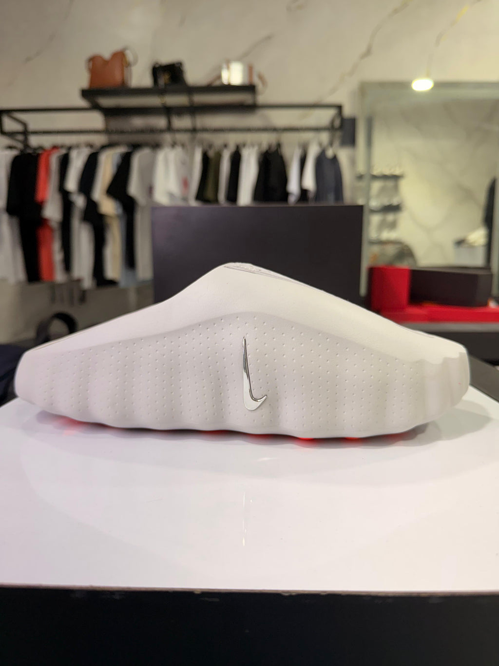 Nike Mind 001