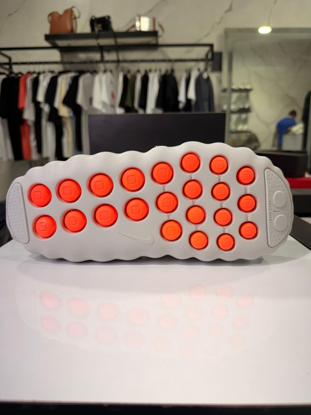 Nike Mind 001