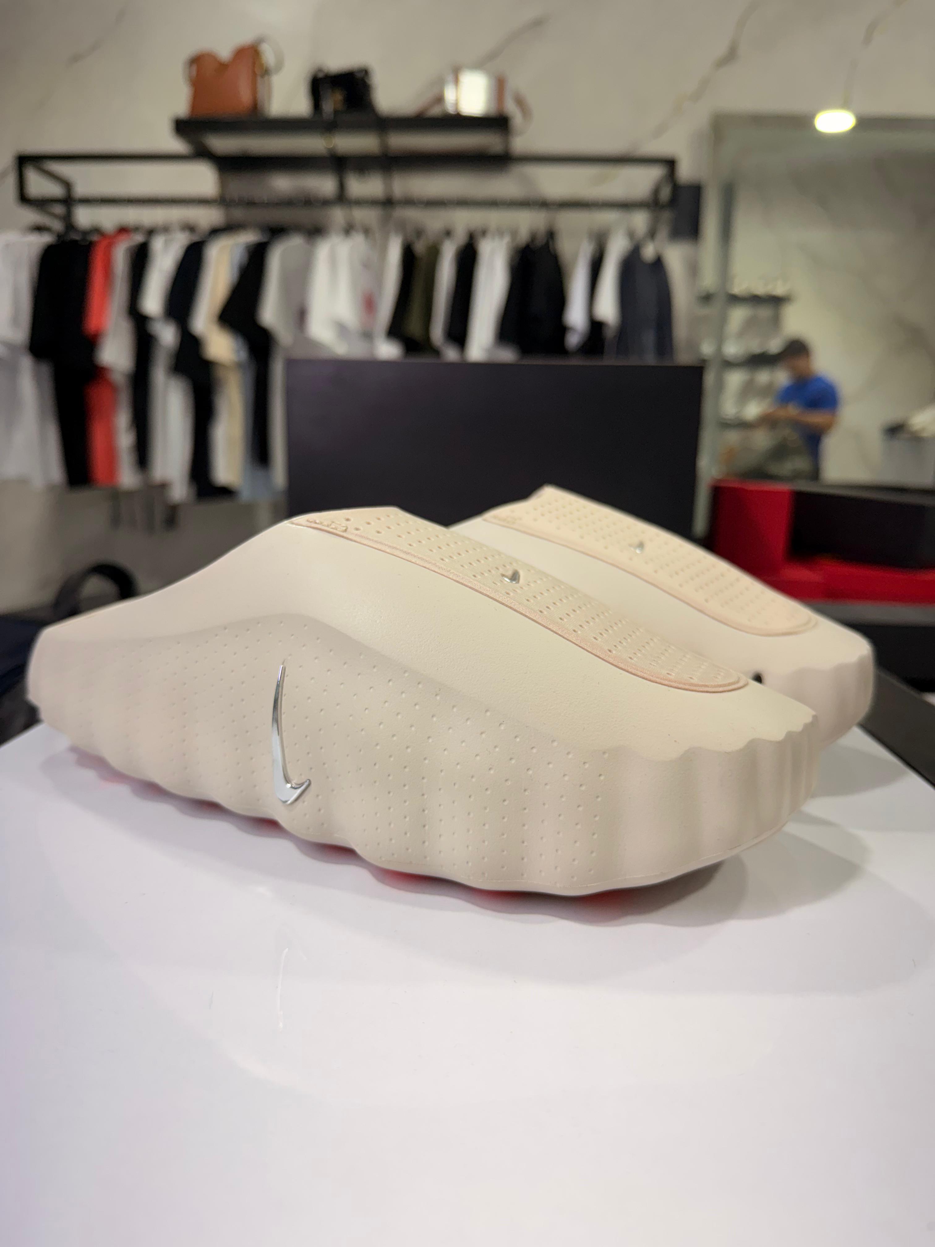 Nike Mind 001