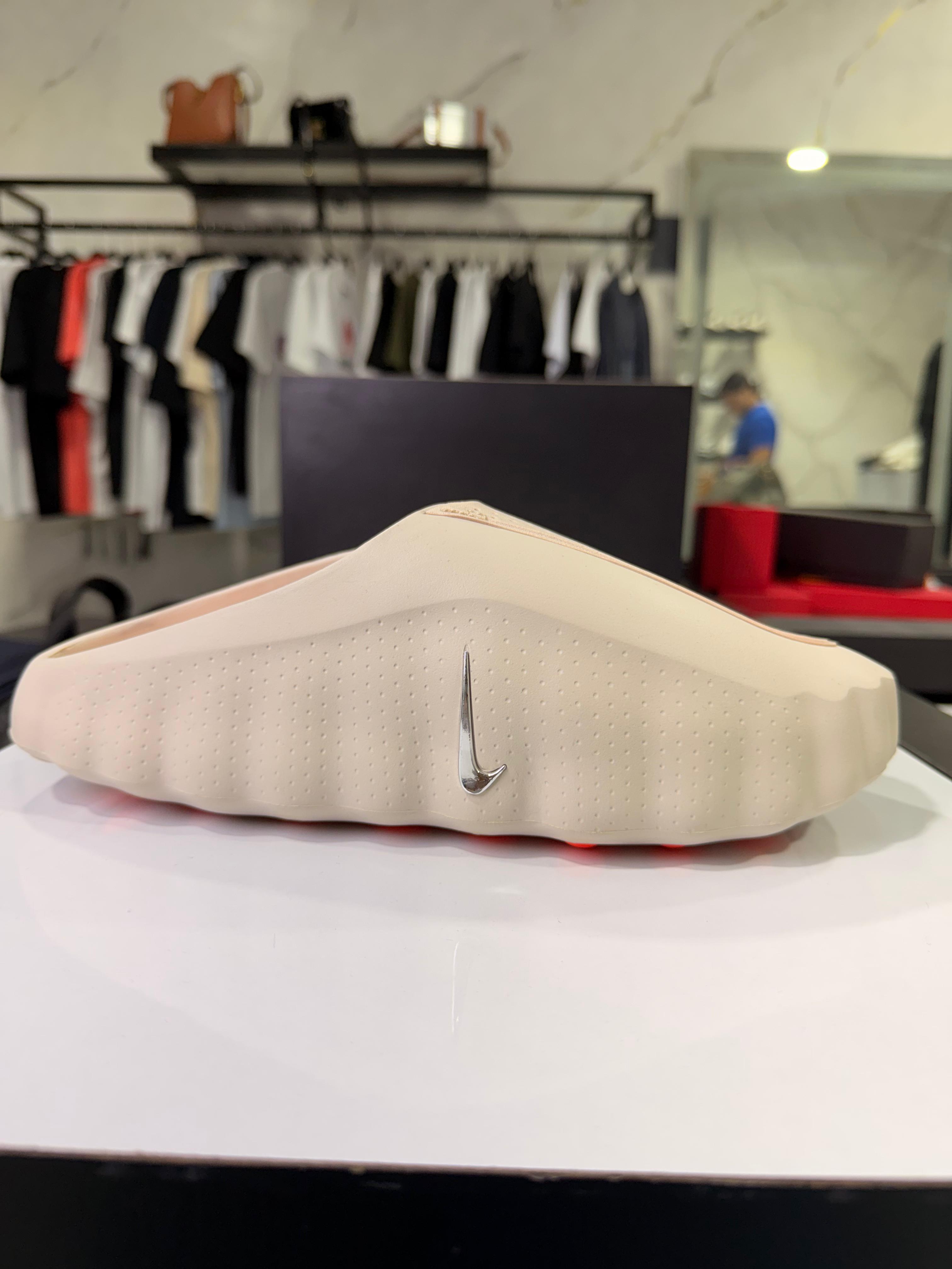 Nike Mind 001