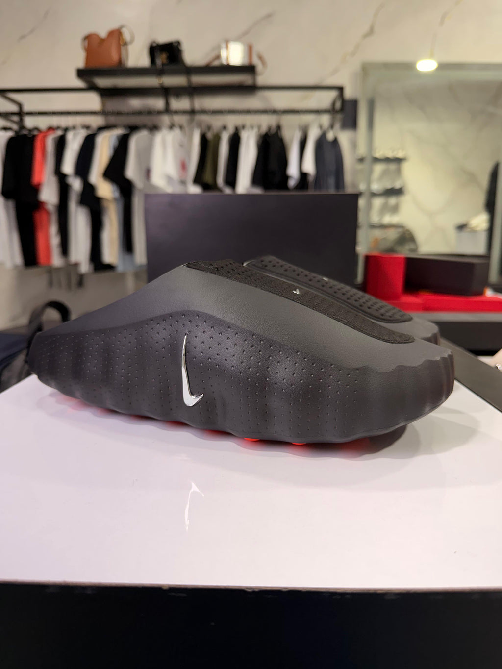 Nike Mind 001
