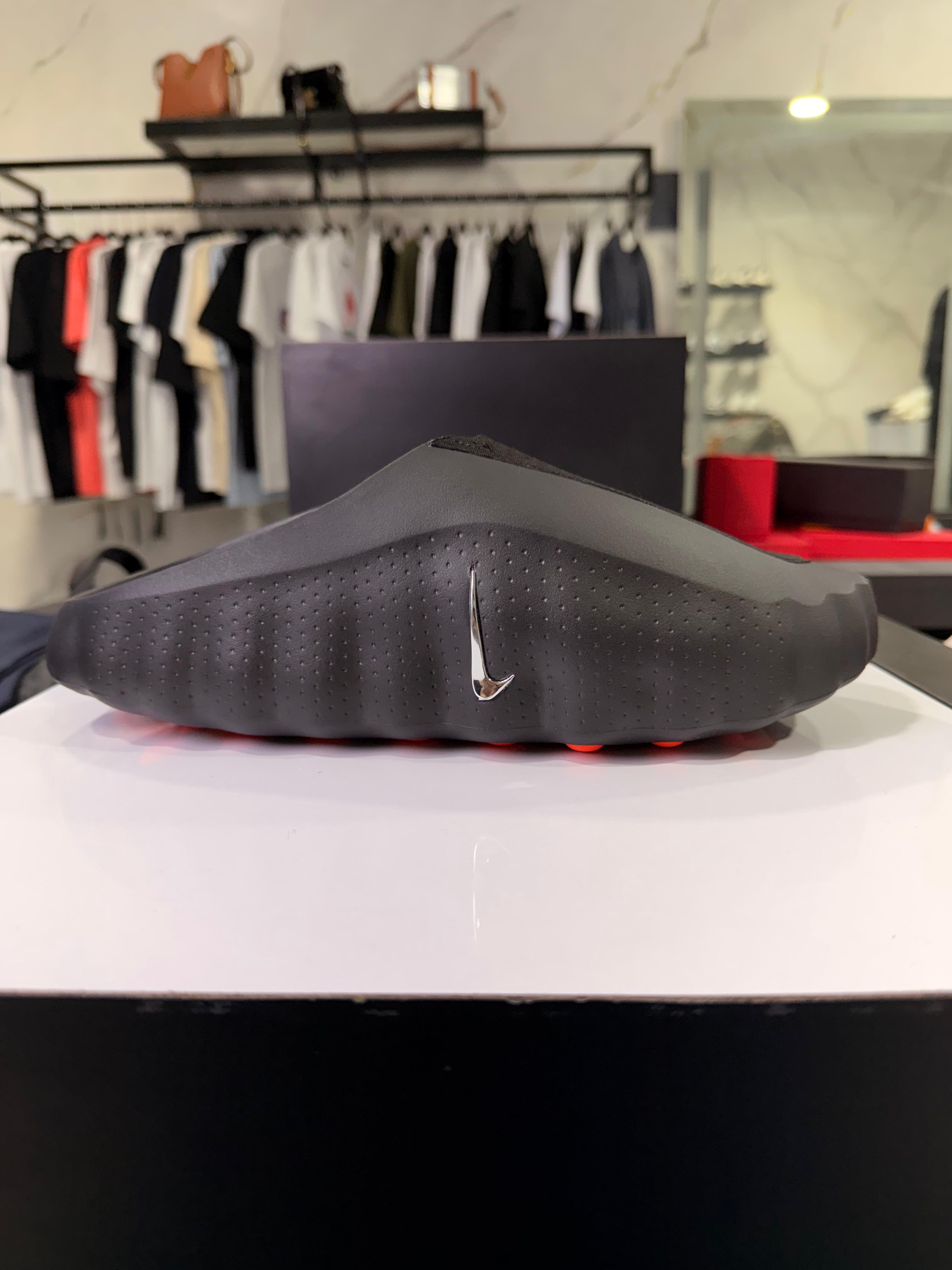 Nike Mind 001