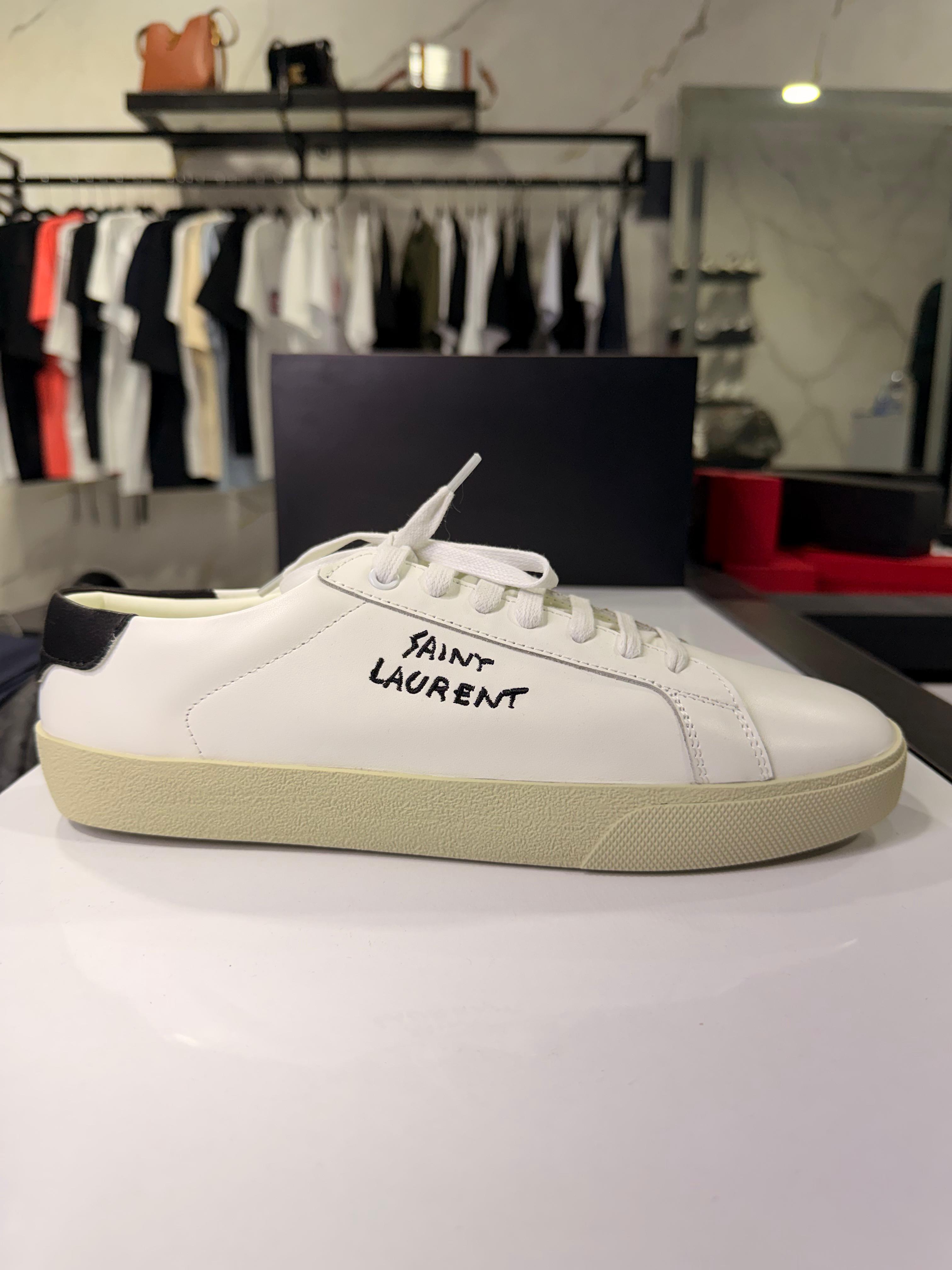 Saint Laurent Court Classic
