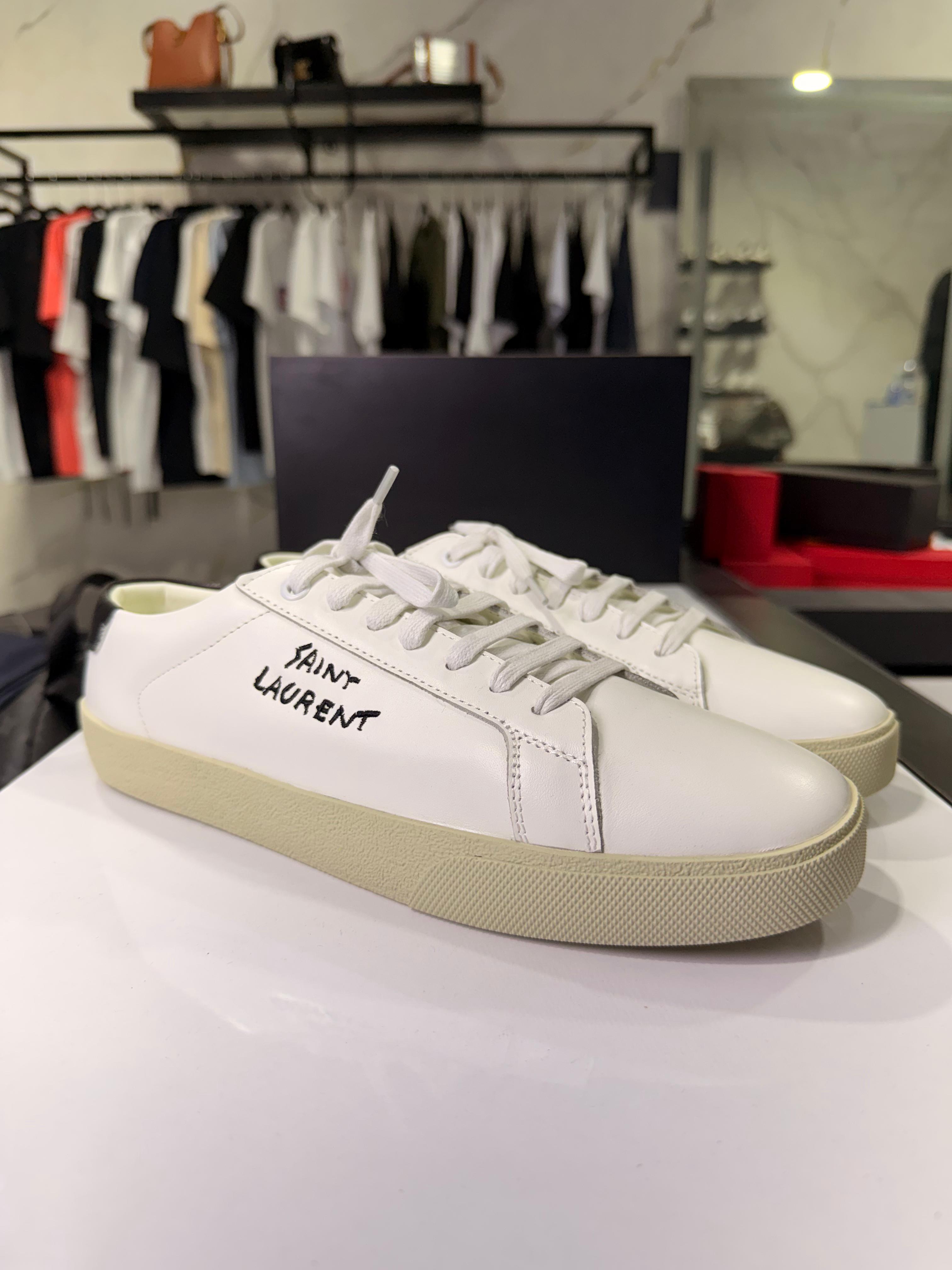 Saint Laurent Court Classic