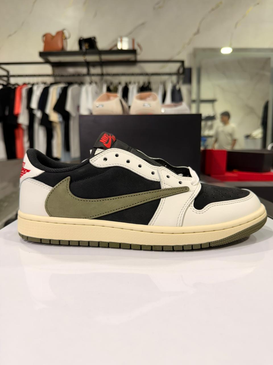 Jordan 1 x Travis Scott Olive