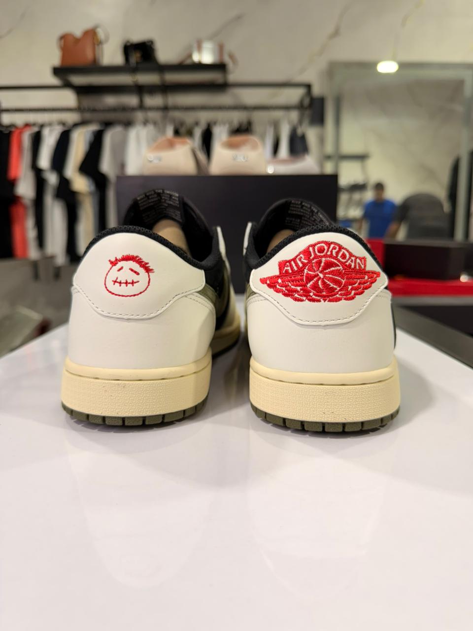 Jordan 1 x Travis Scott Olive